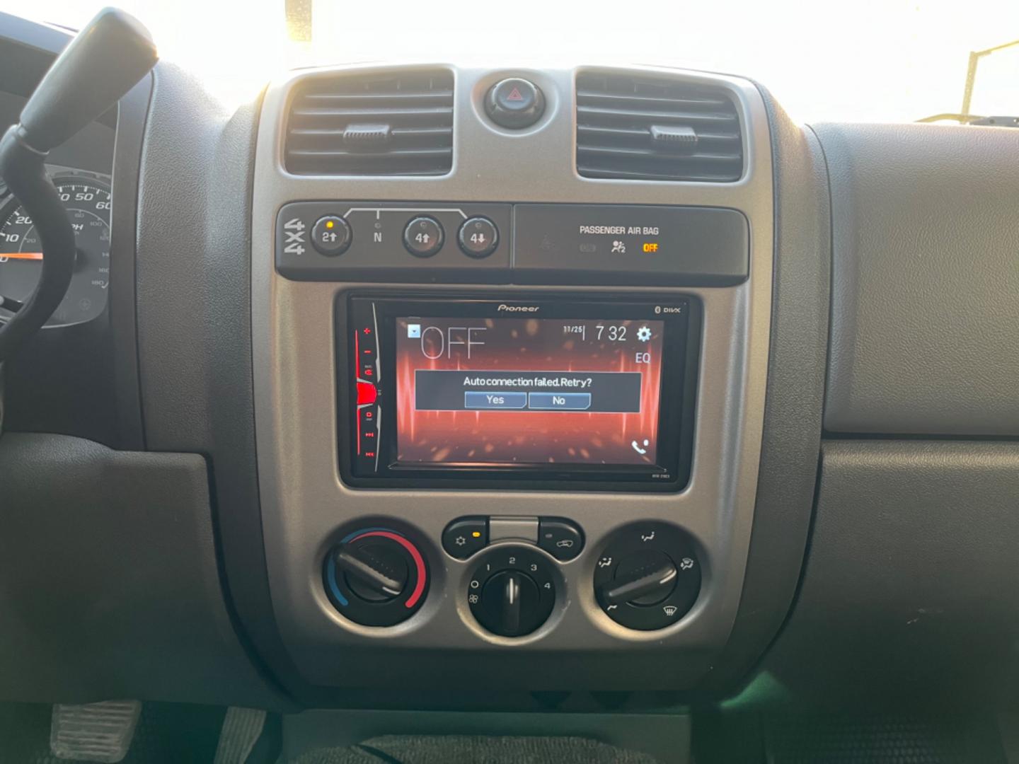 2006 Black /Black Chevrolet Colorado LT1 Crew Cab 4WD (1GCDT136268) with an 3.5L L5 DOHC 20V engine, 4-Speed Automatic Overdrive transmission, located at 1960 Industrial Drive, Wasilla, 99654, (907) 274-2277, 61.573475, -149.400146 - Photo#13